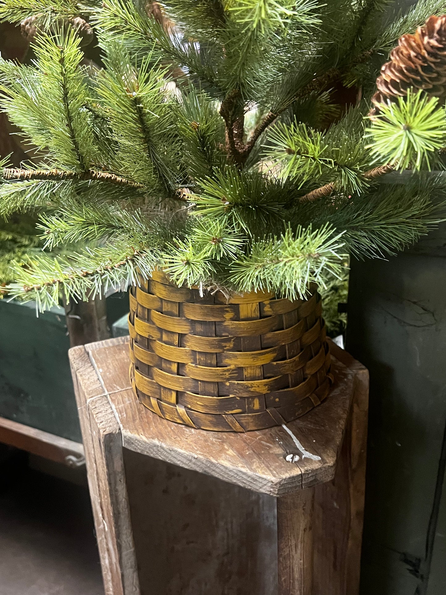 Tree Skirt Basket, SMALL