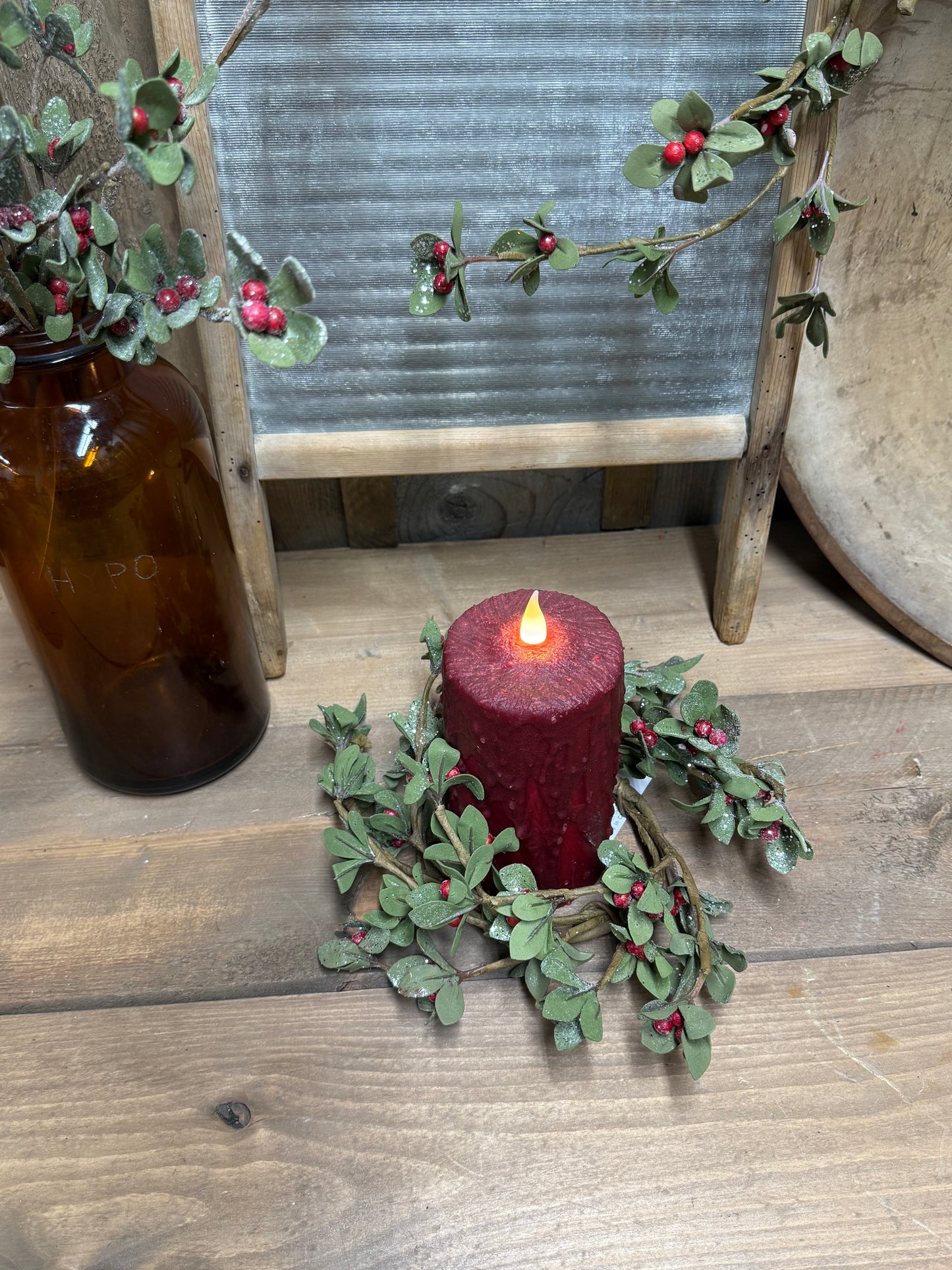 Garland, 48", GREEN LEAF & RED BERRY