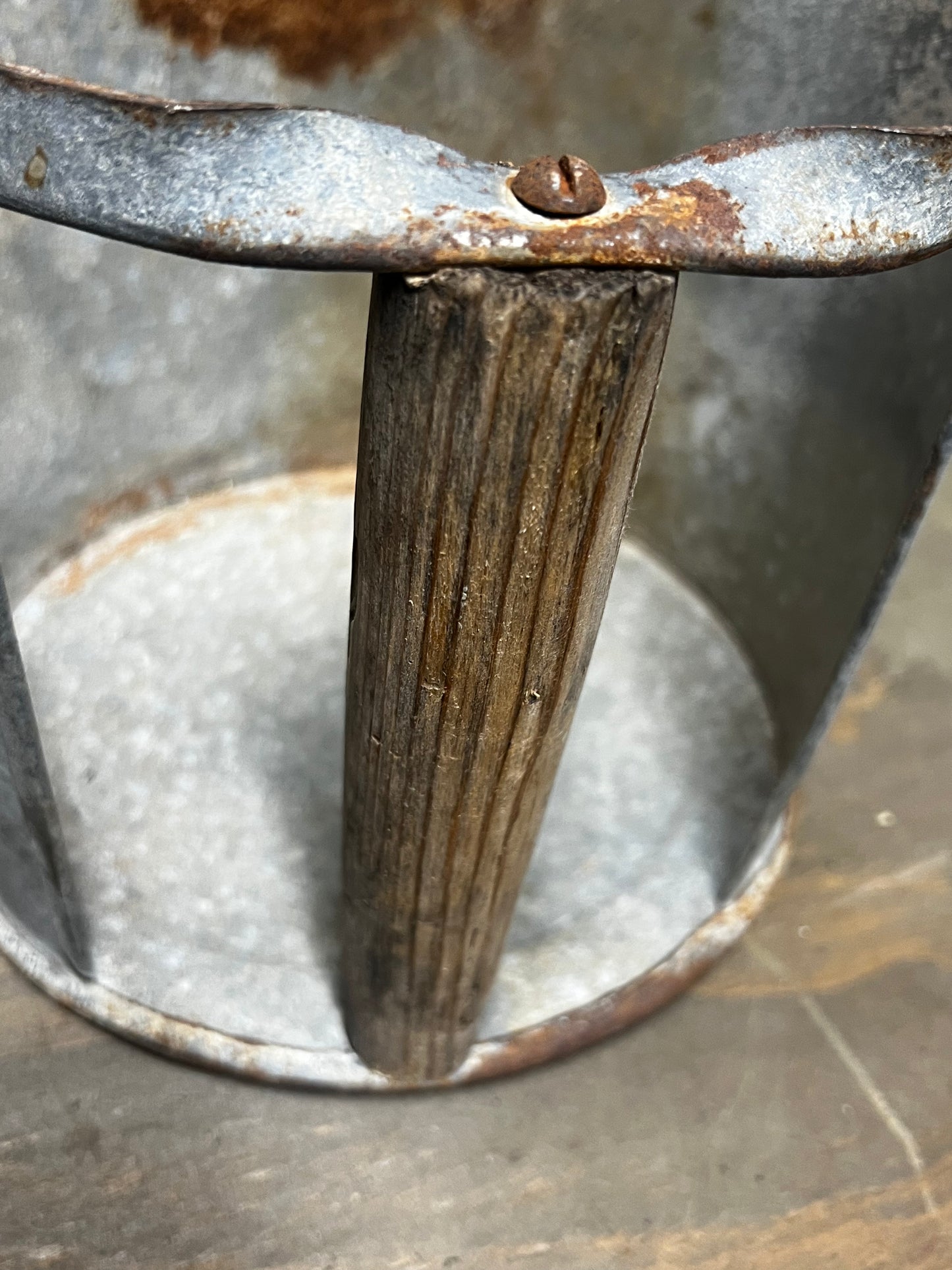 Grain Scoop, METAL or RUSTY