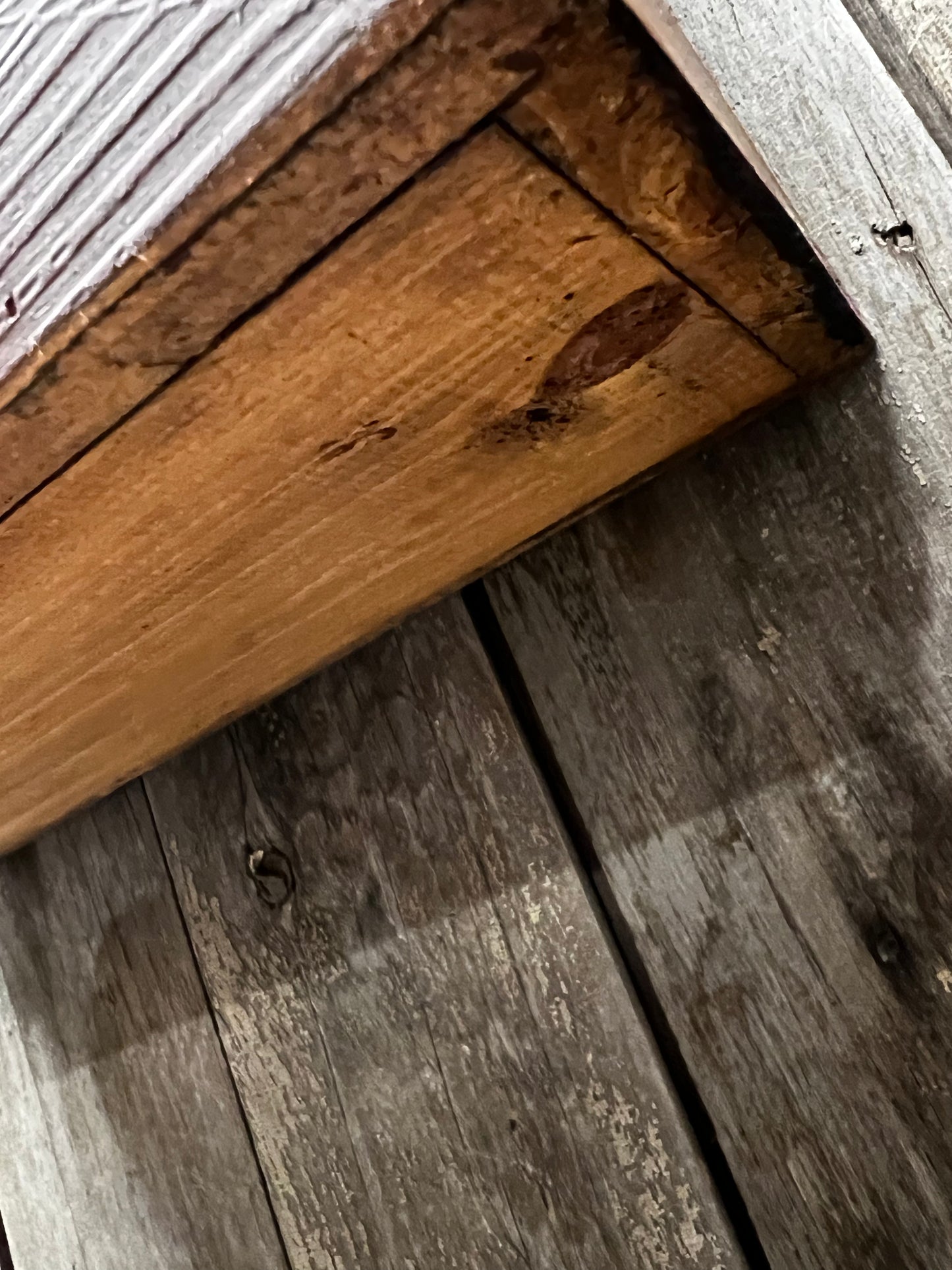 Wall Box, RED W/ STAR