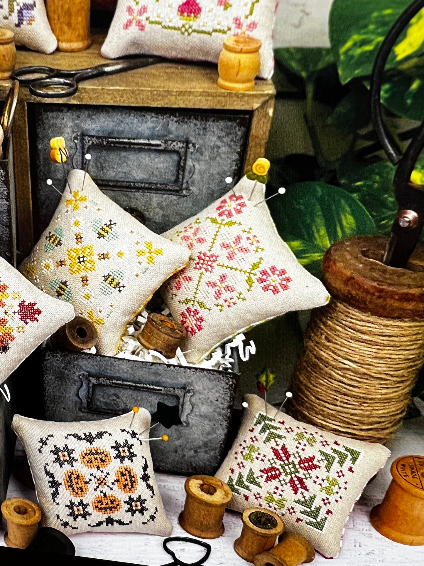 Pattern, CS, 12 MONTHLY MINIS
