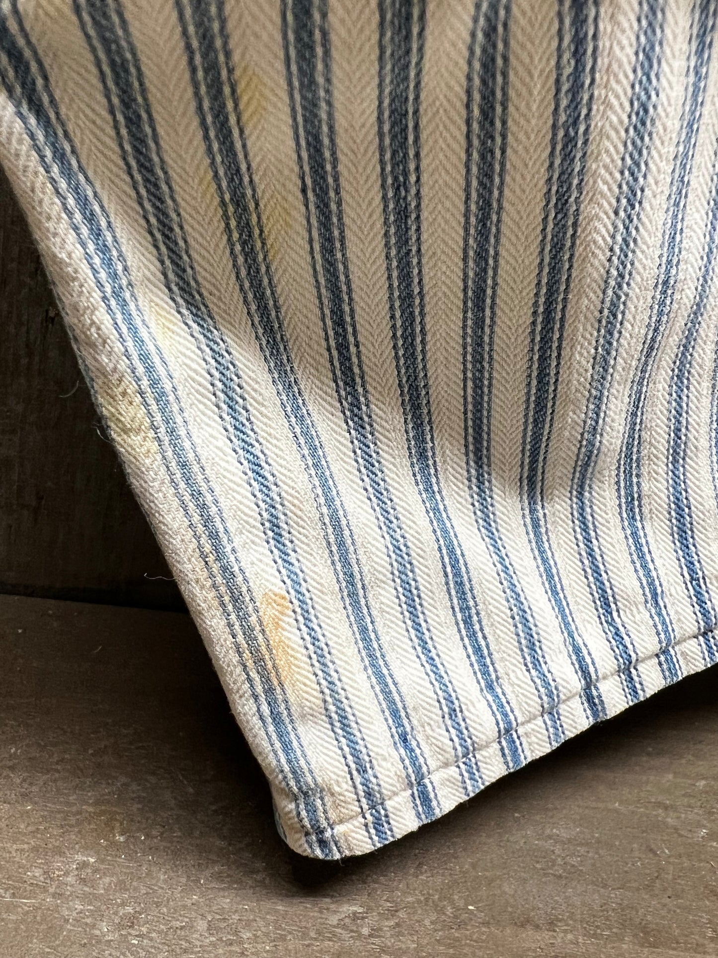 Apron, 17.5"x 23", TICKING