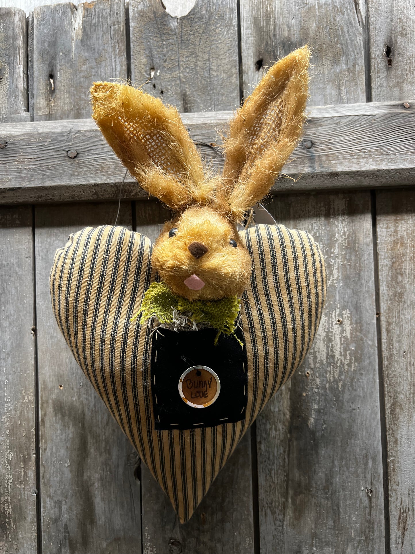 HARE & HEART, 16", Hanging