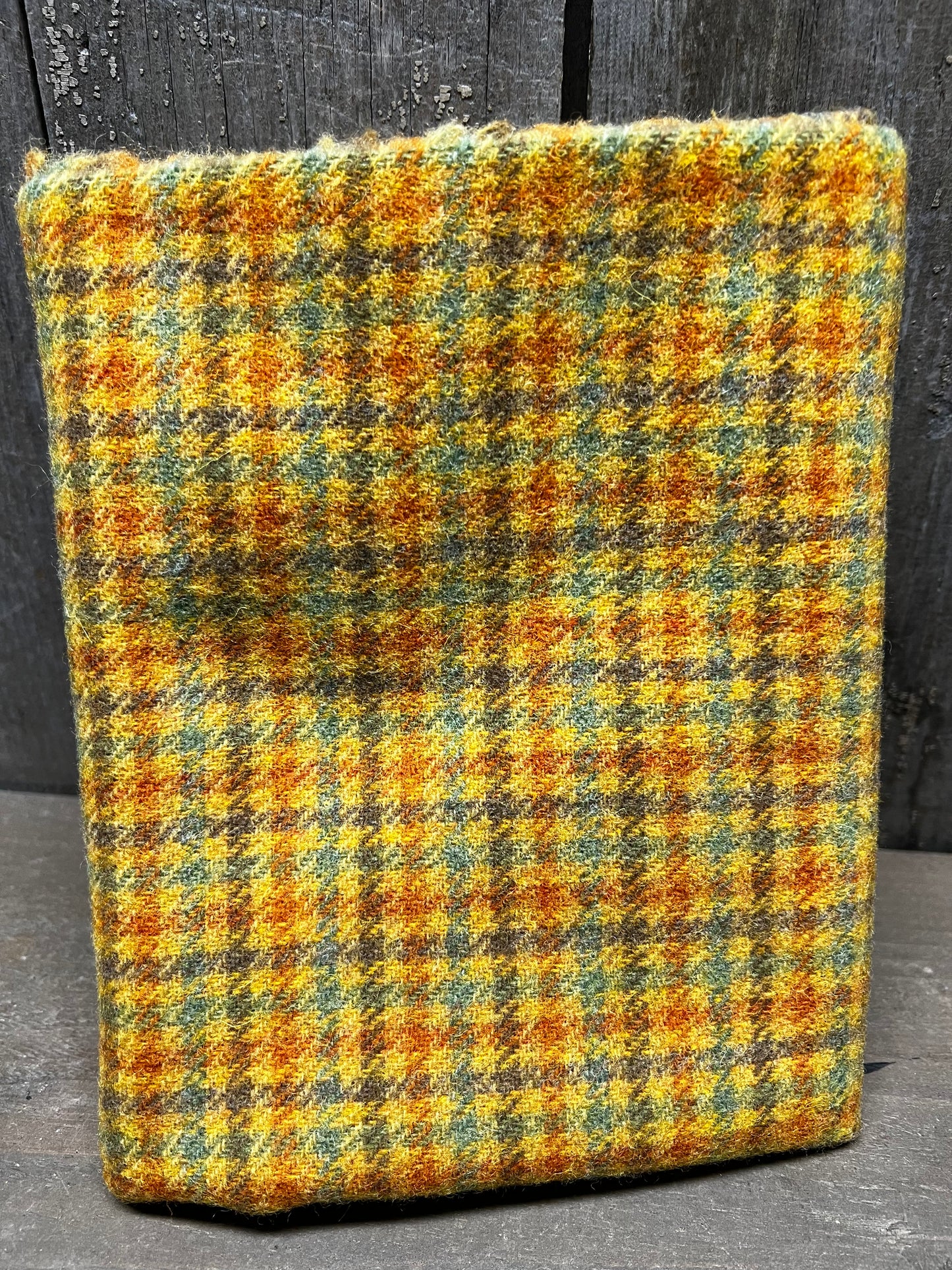 Wool Bundle, Unwashed, TROPICAL
