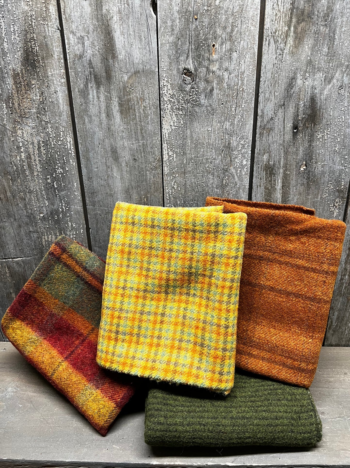 Wool Bundle, Unwashed, TROPICAL