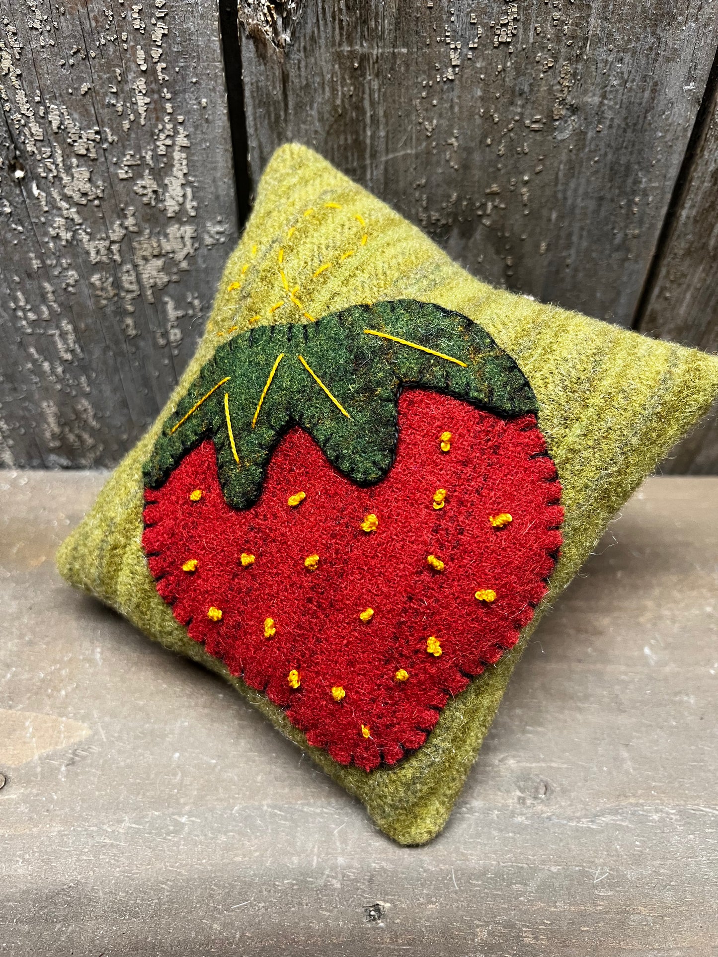 Applique Kit, BEES, BERRIES & BLOOMS