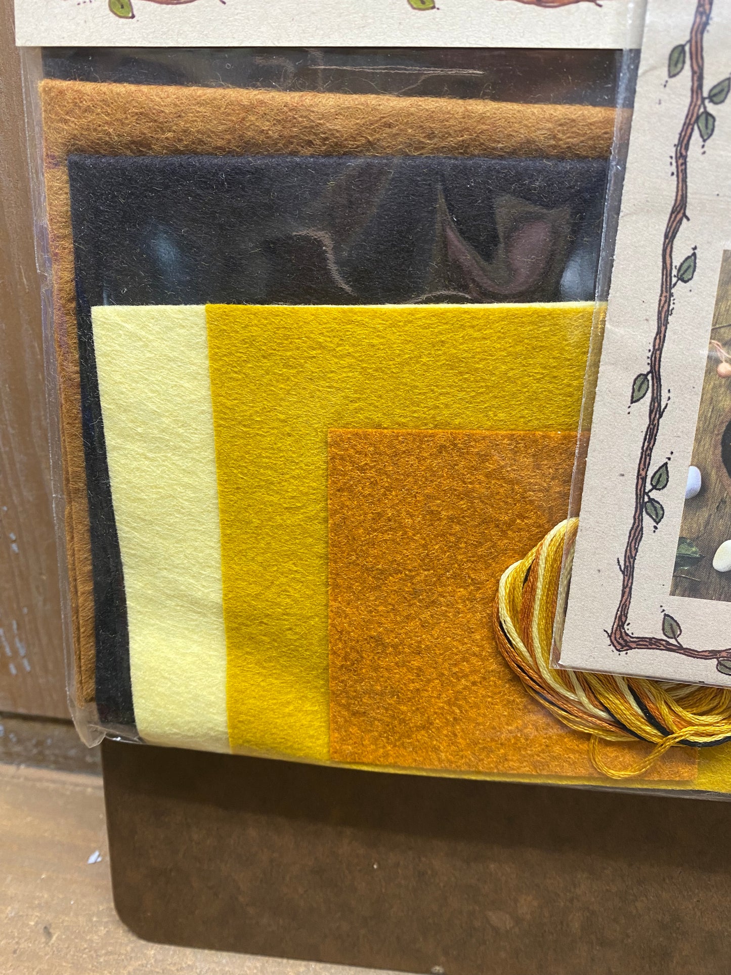 Applique Kit, CHICKS CANDLE MAT
