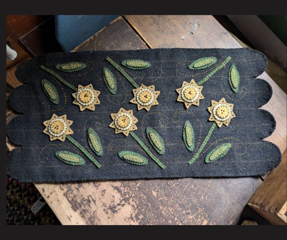 Class, SATURDAY 3/14, 10am start, Wool Applique, PRIMITIVE DAFFODIL RUNNER