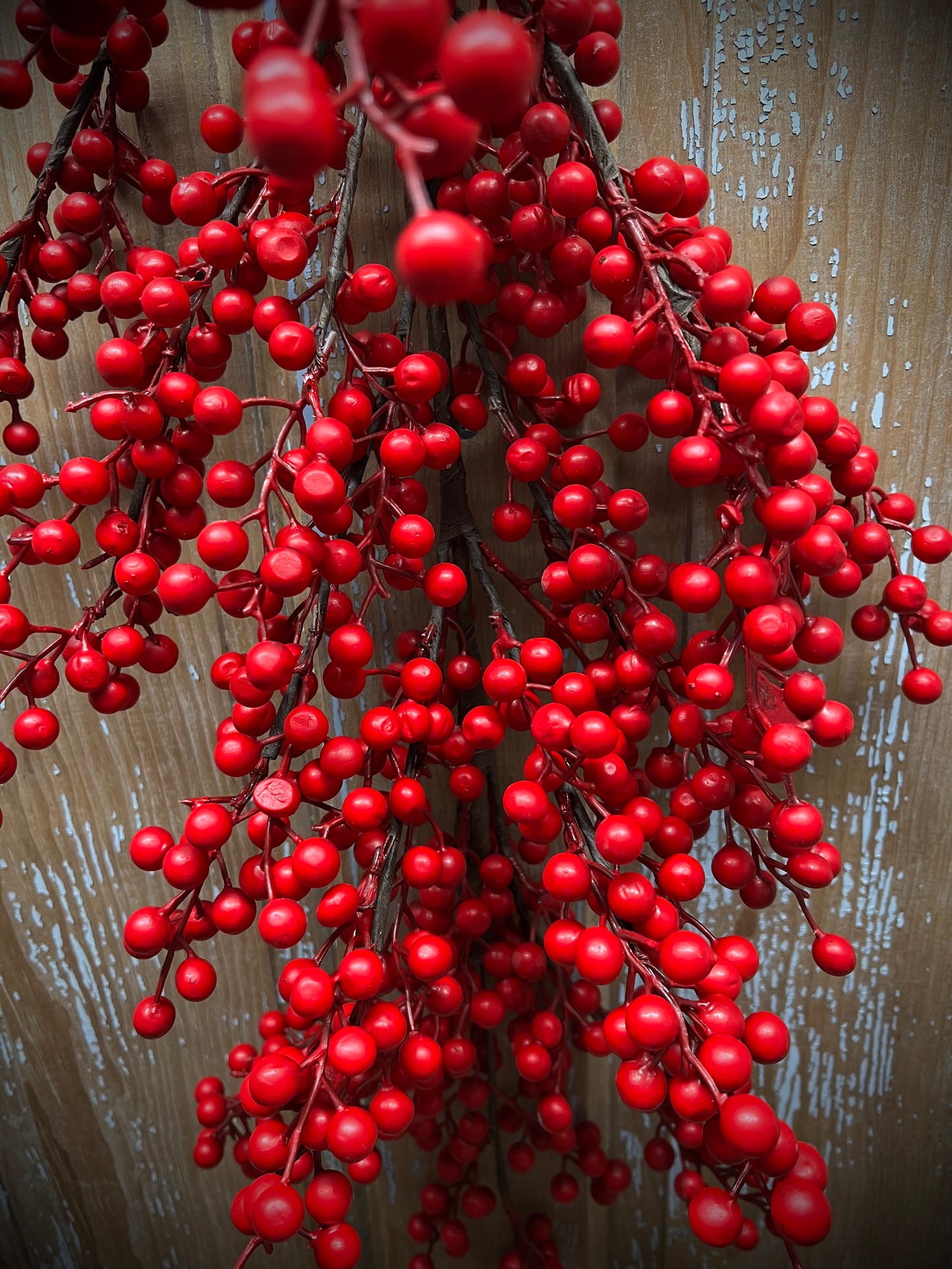 Weatherproof Berries, Matte Finish, 31" DROP