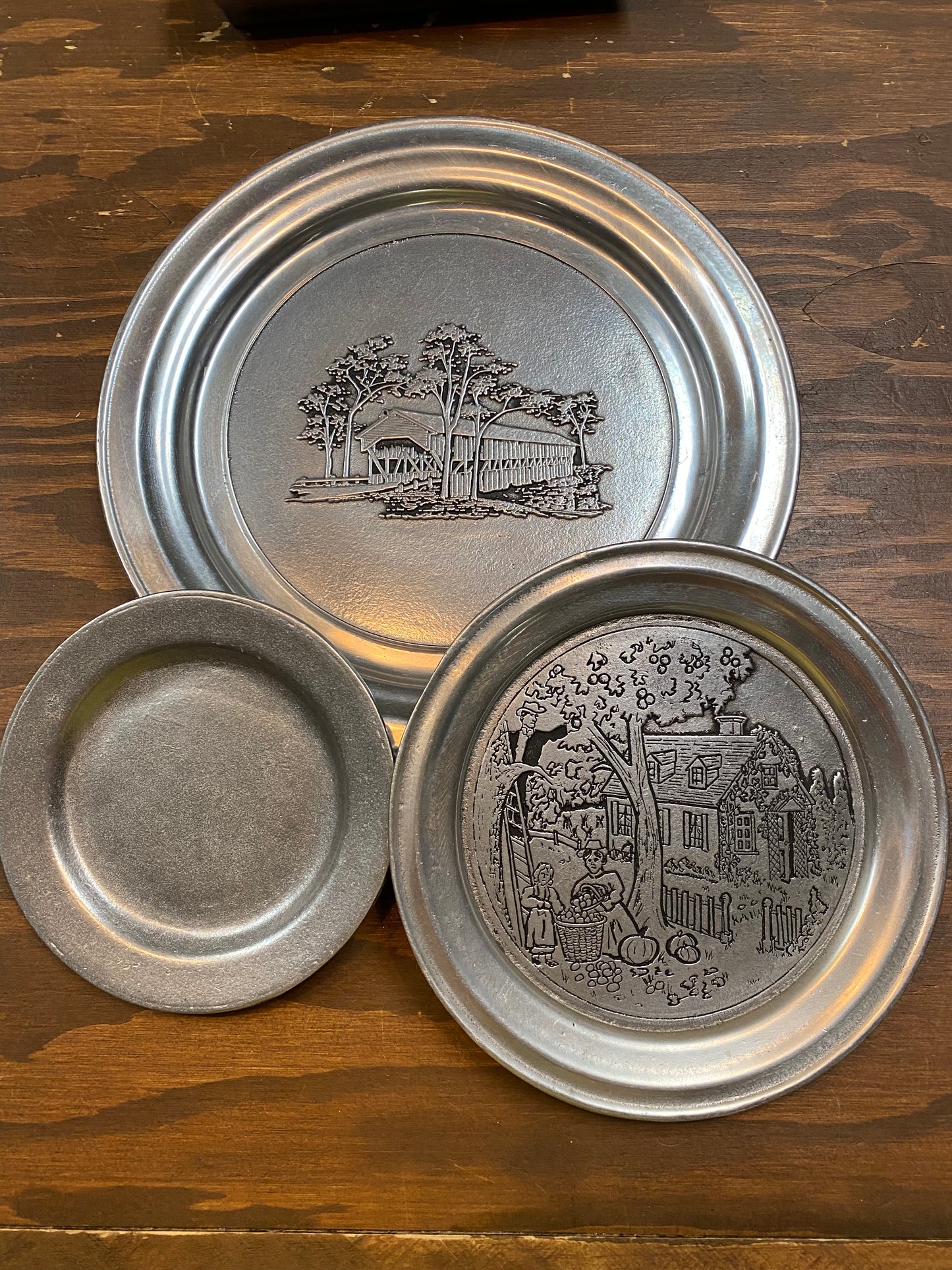 Set of pewter plates - 3