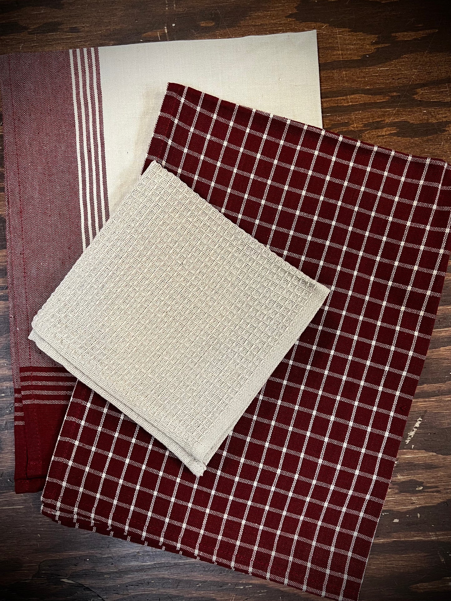Tea Towel, Reverse Window Pane, RED/TEA DYE