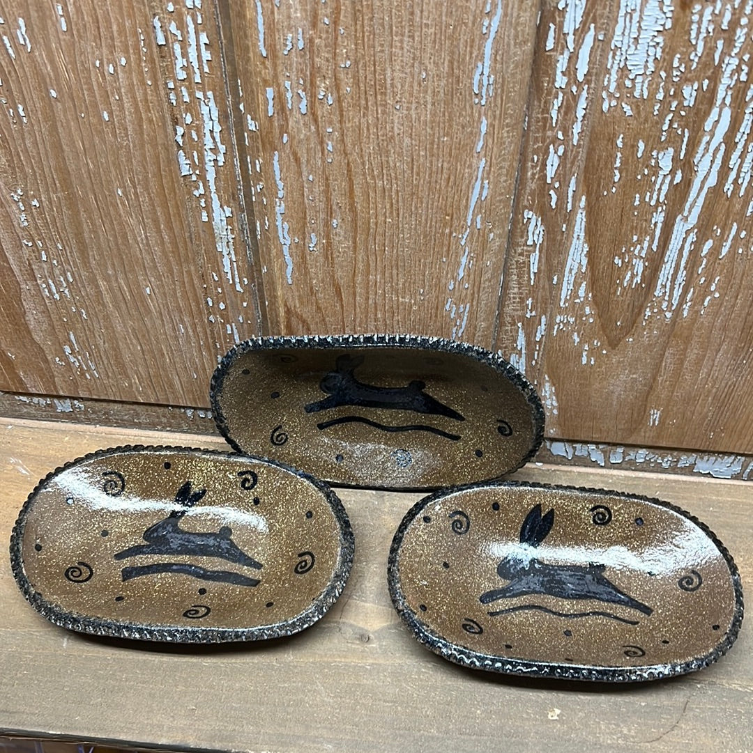 Plate, Oval, Medium, LEAPING RABBIT/ 1 STRIPE
