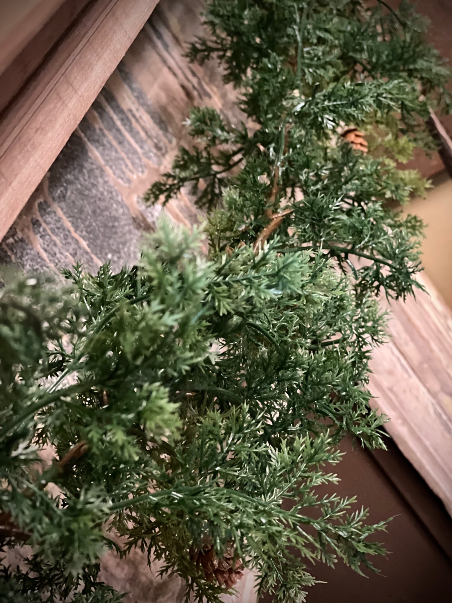 Garland, 6’, CYPRESS W/ CONES