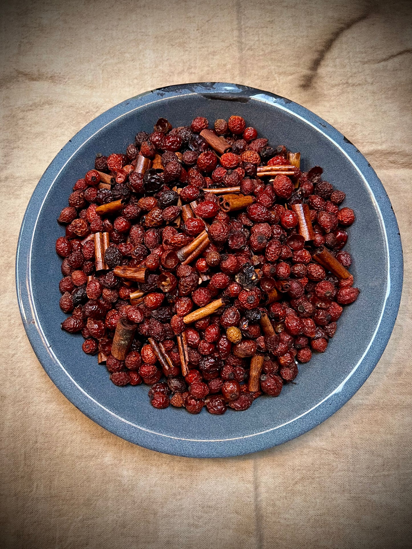 Sticks & Stones, 8 ounce, Scented, CINNAMON