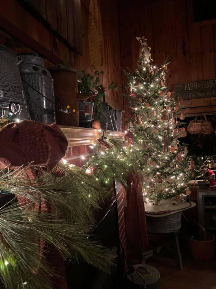 Garland, 9', SOFT PINE ROPE