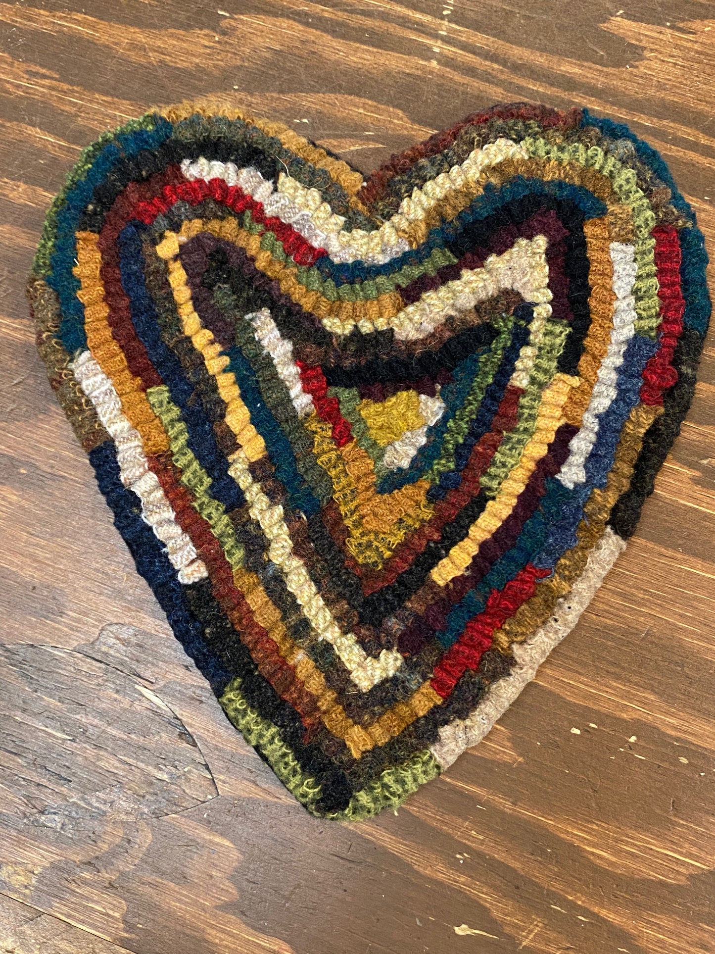 Rug Hooked Heart, Hanging, Assorted