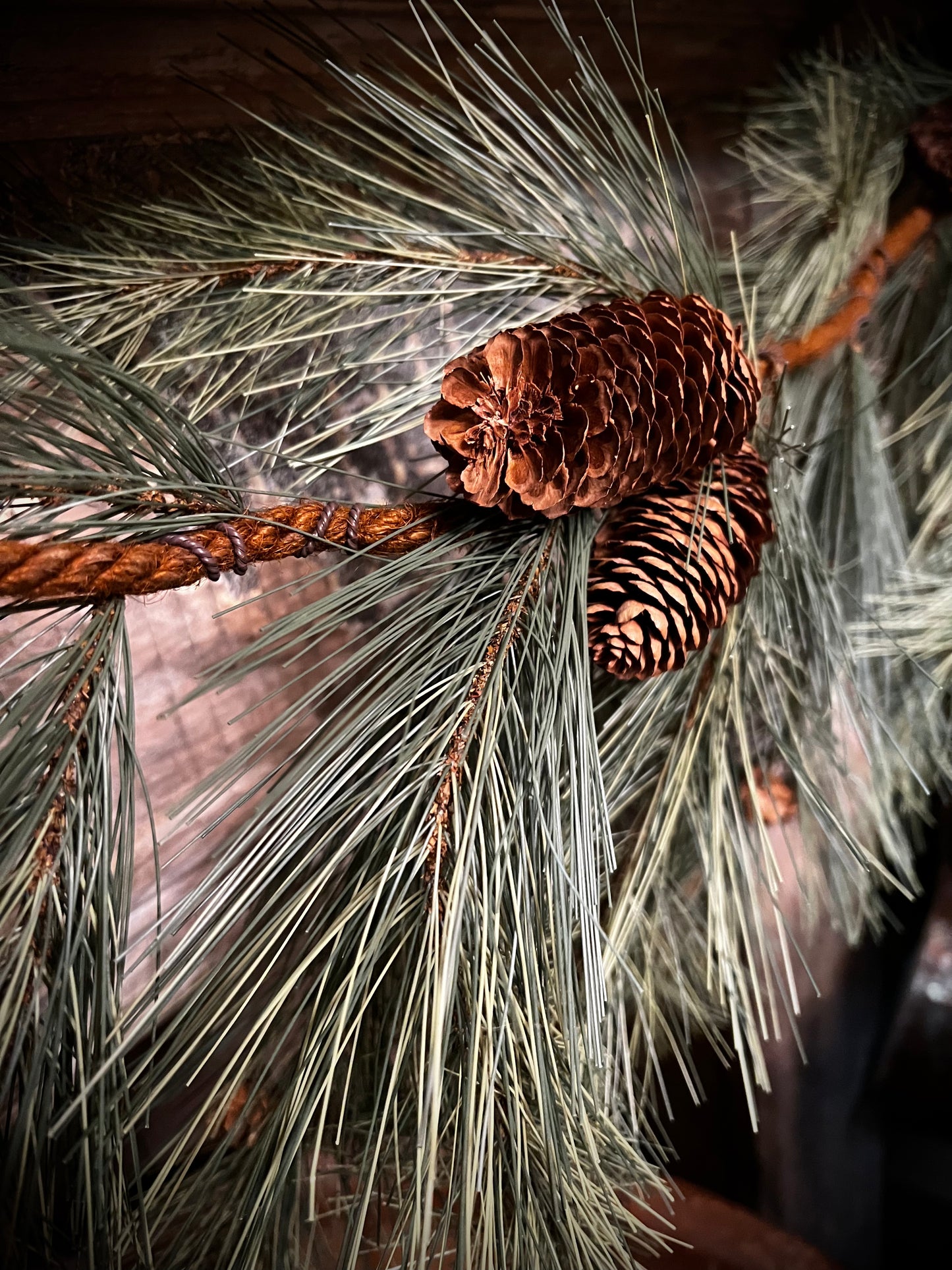 Garland, 9', SOFT PINE ROPE