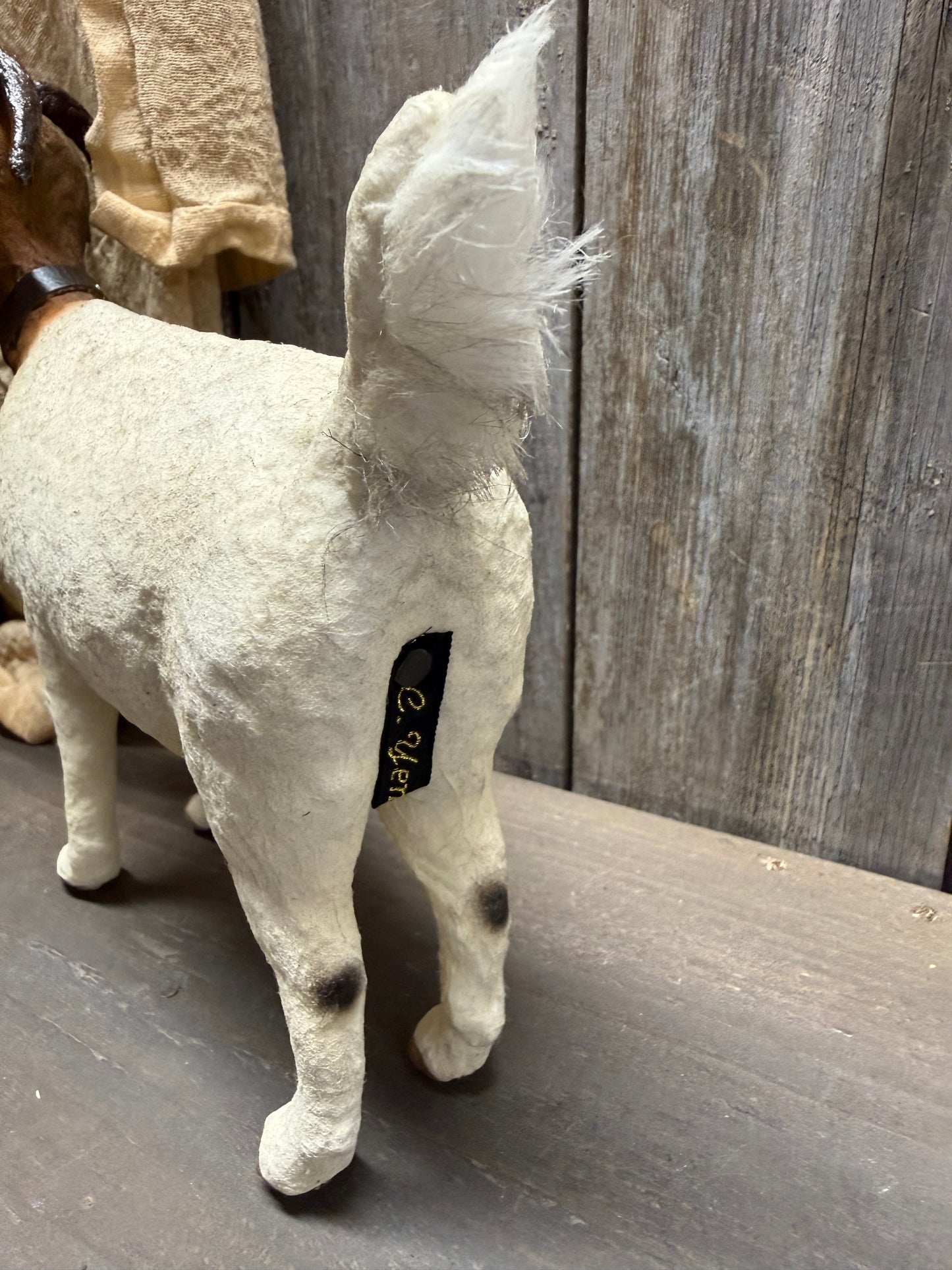 BROWN/WHITE GOAT, Large