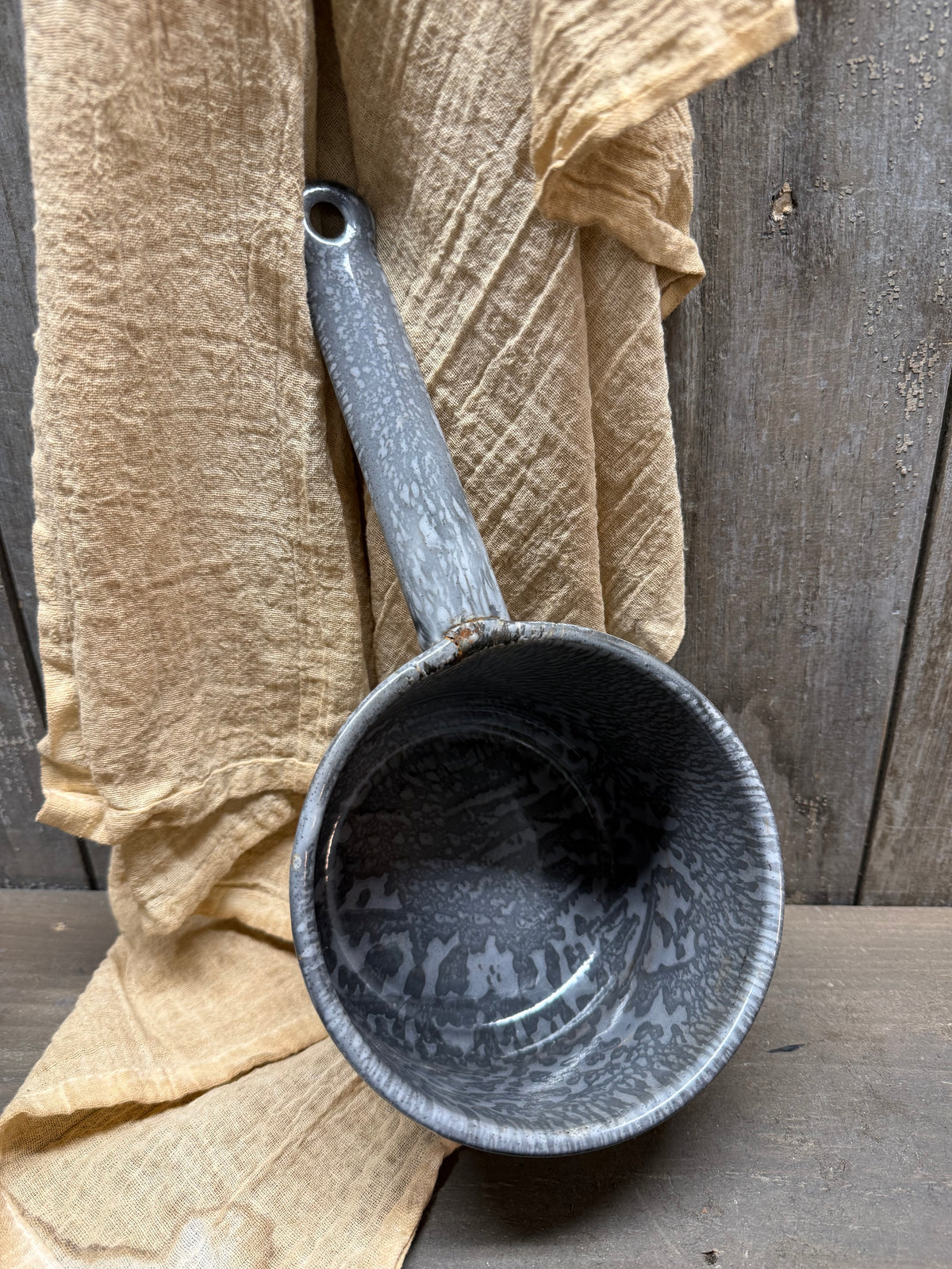 ENAMELWARE PAN, 11.5"