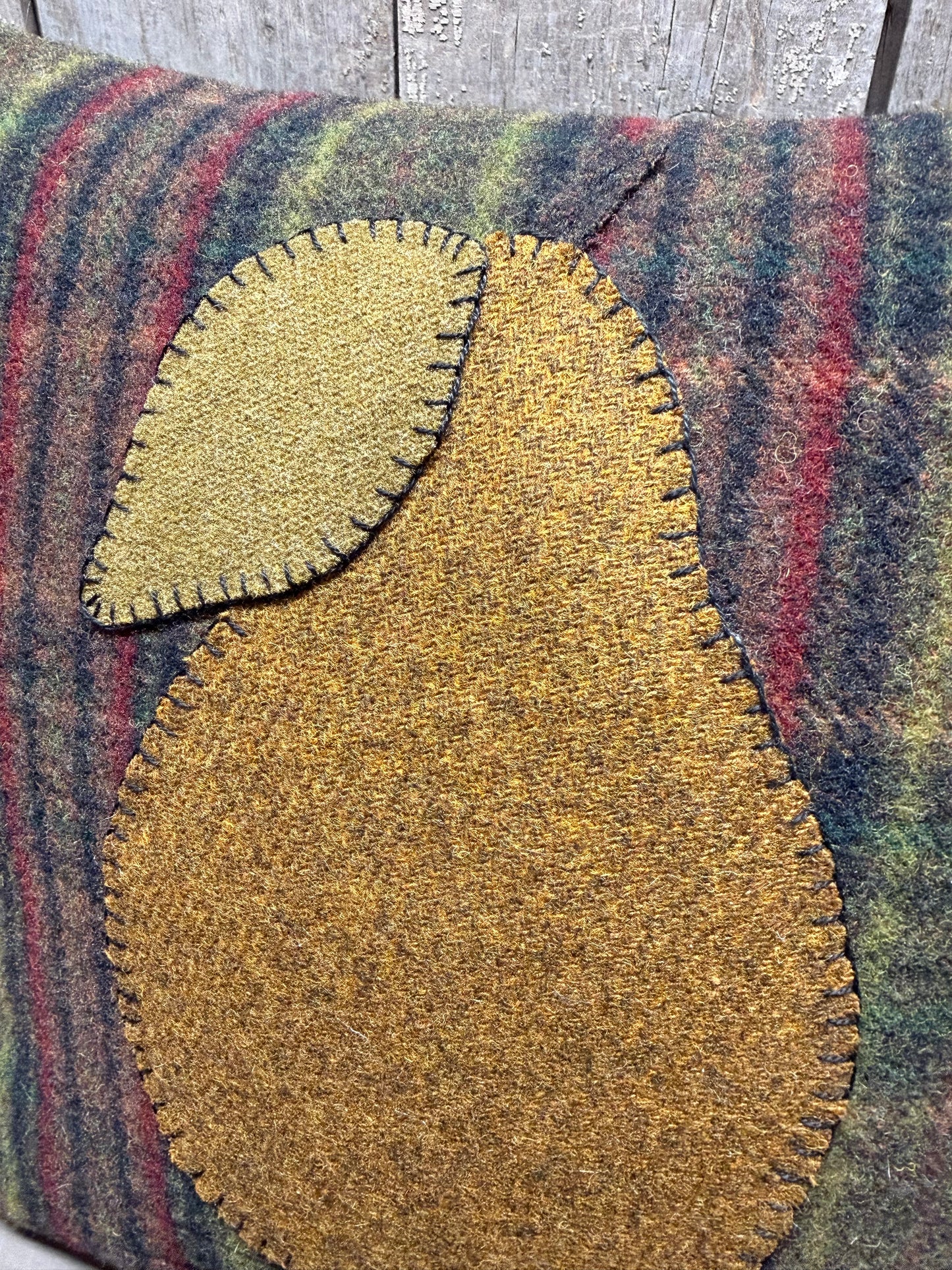 Pillow, PRETTY PEAR