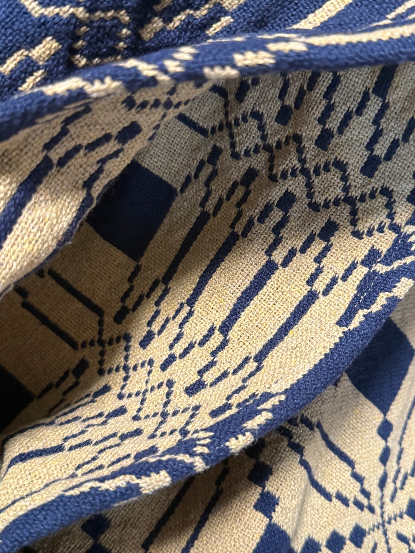 QUEEN COVERLET/SHAMS, FHW, Gently Used