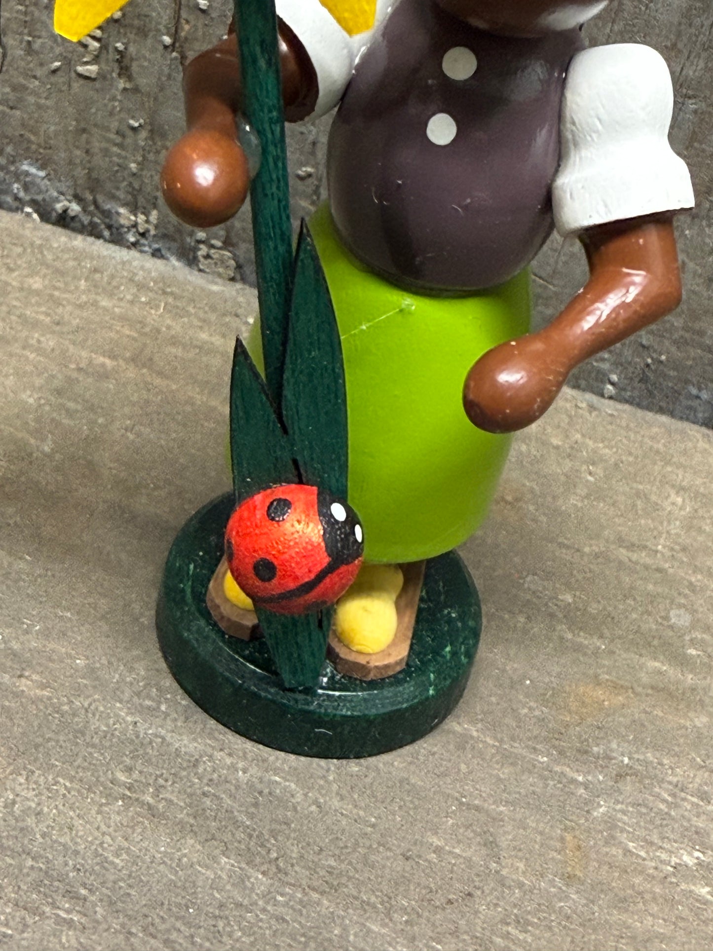 RABBIT W/NARCISSUS