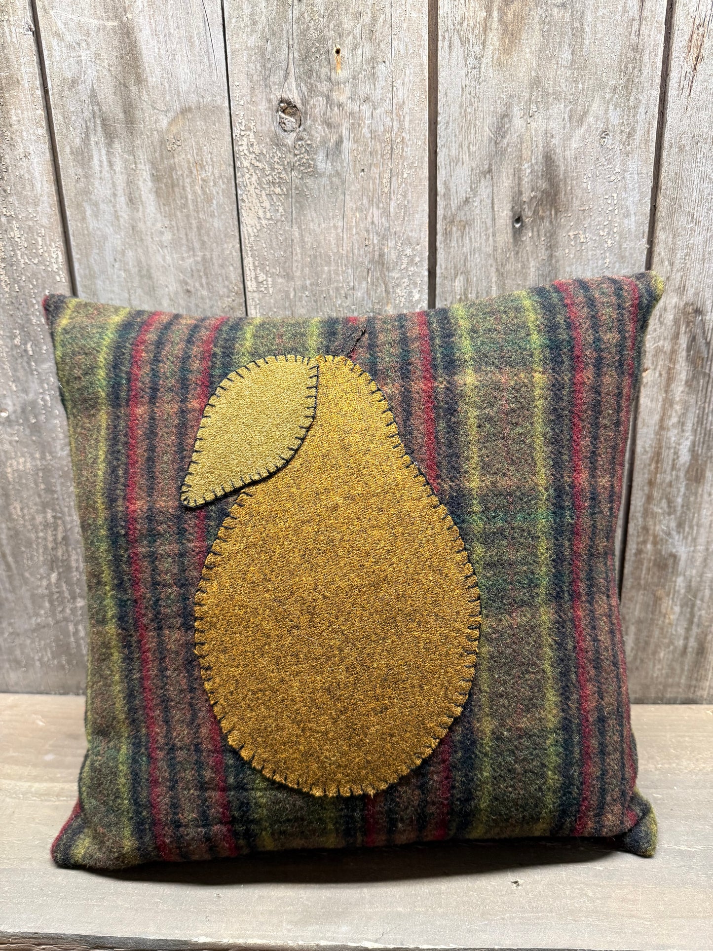 Pillow, PRETTY PEAR