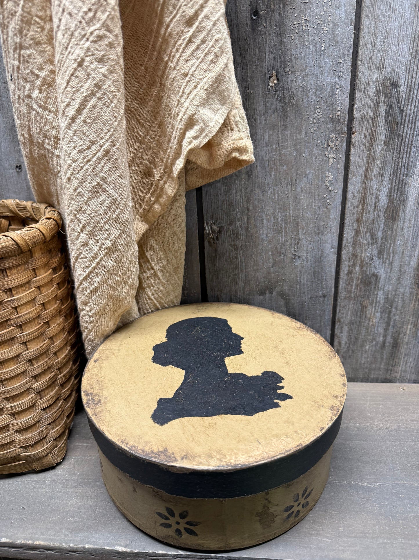 Paper Mache Box, 7.5", SILHOUTTE