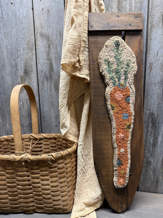 Hooked, Skinning Board, FOLK ART CARROT
