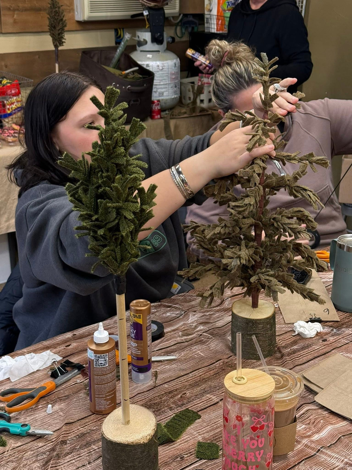 Class, WEDNESDAY 12/02, 10am start, WOOL TREE