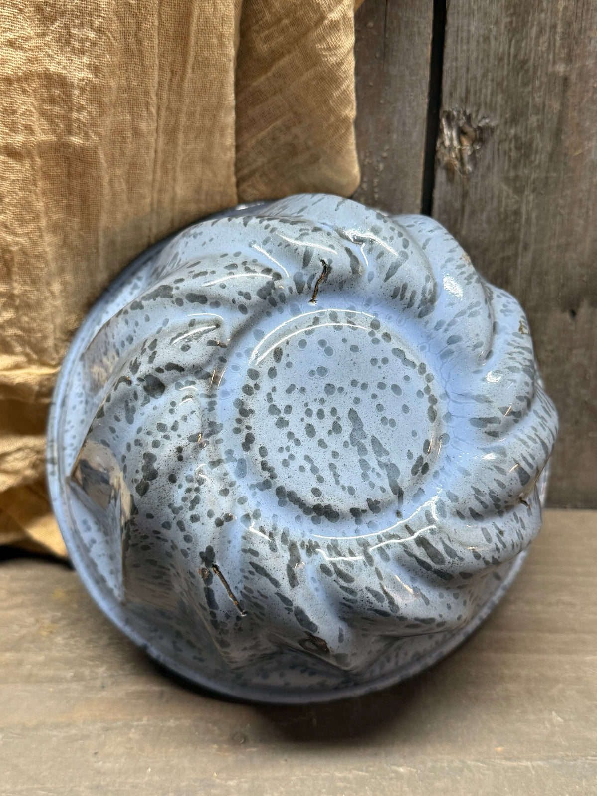 MOLD, 6.75", Enamelware