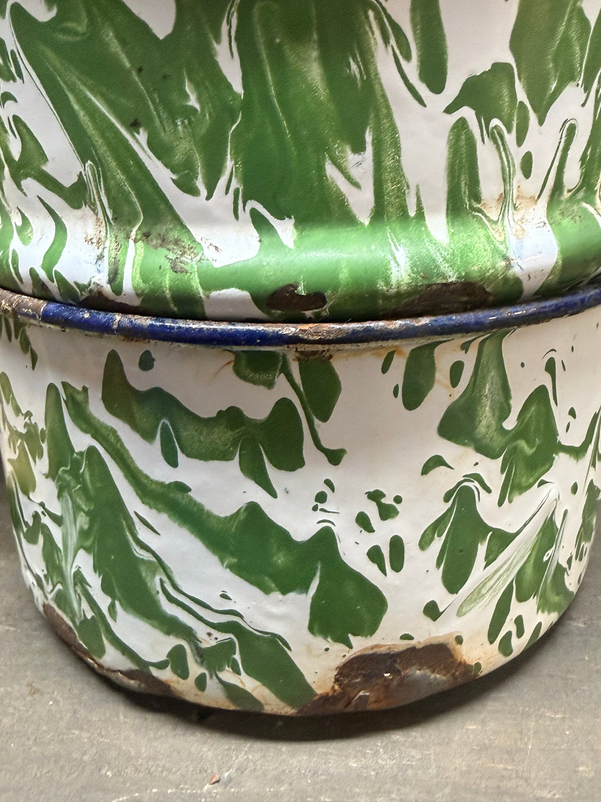 ENAMELWARE LUNCH BOX, Green & White