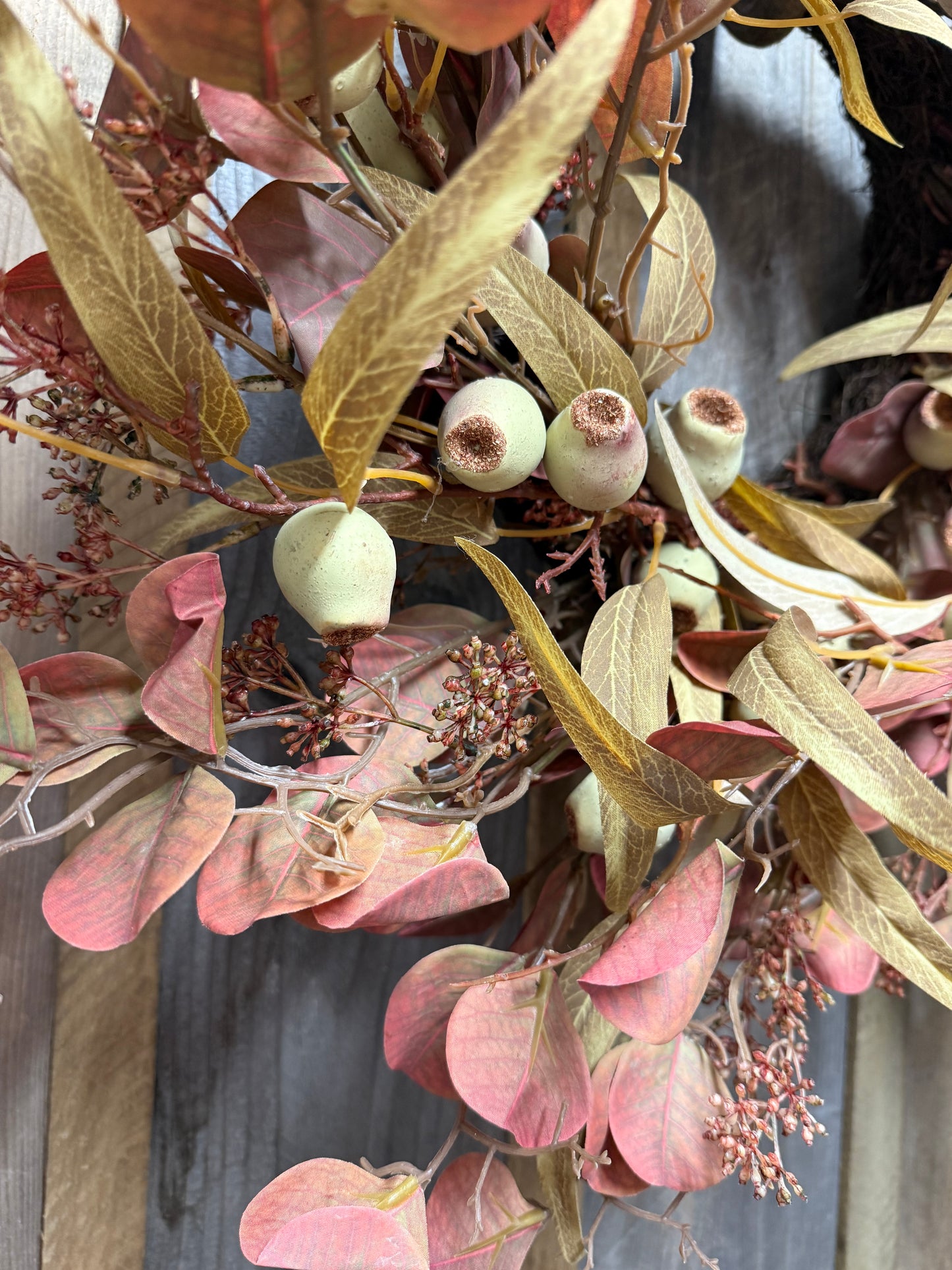 Wreath, 24", EUCALYPTUS & PODS