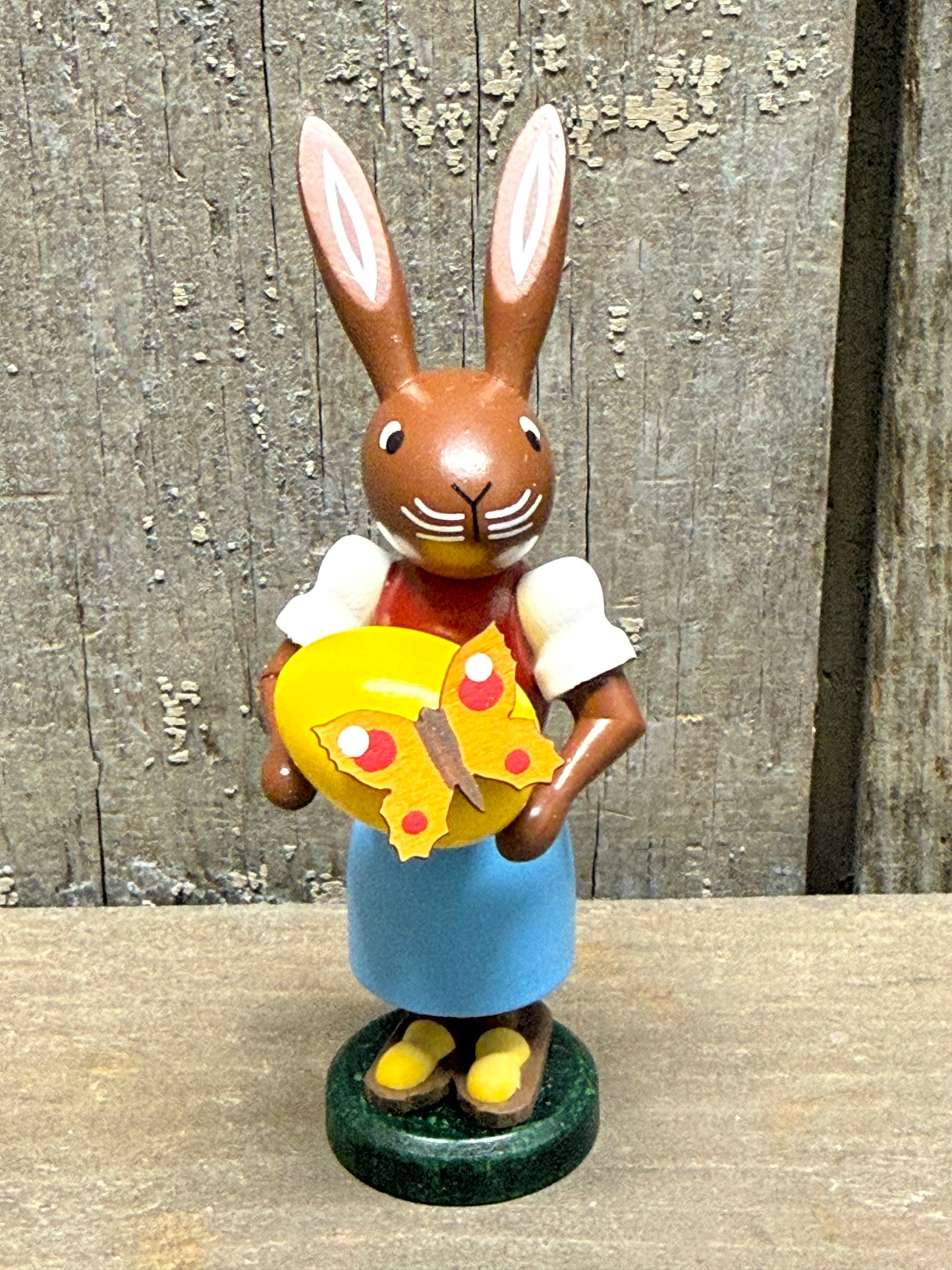 RABBIT W/EGG