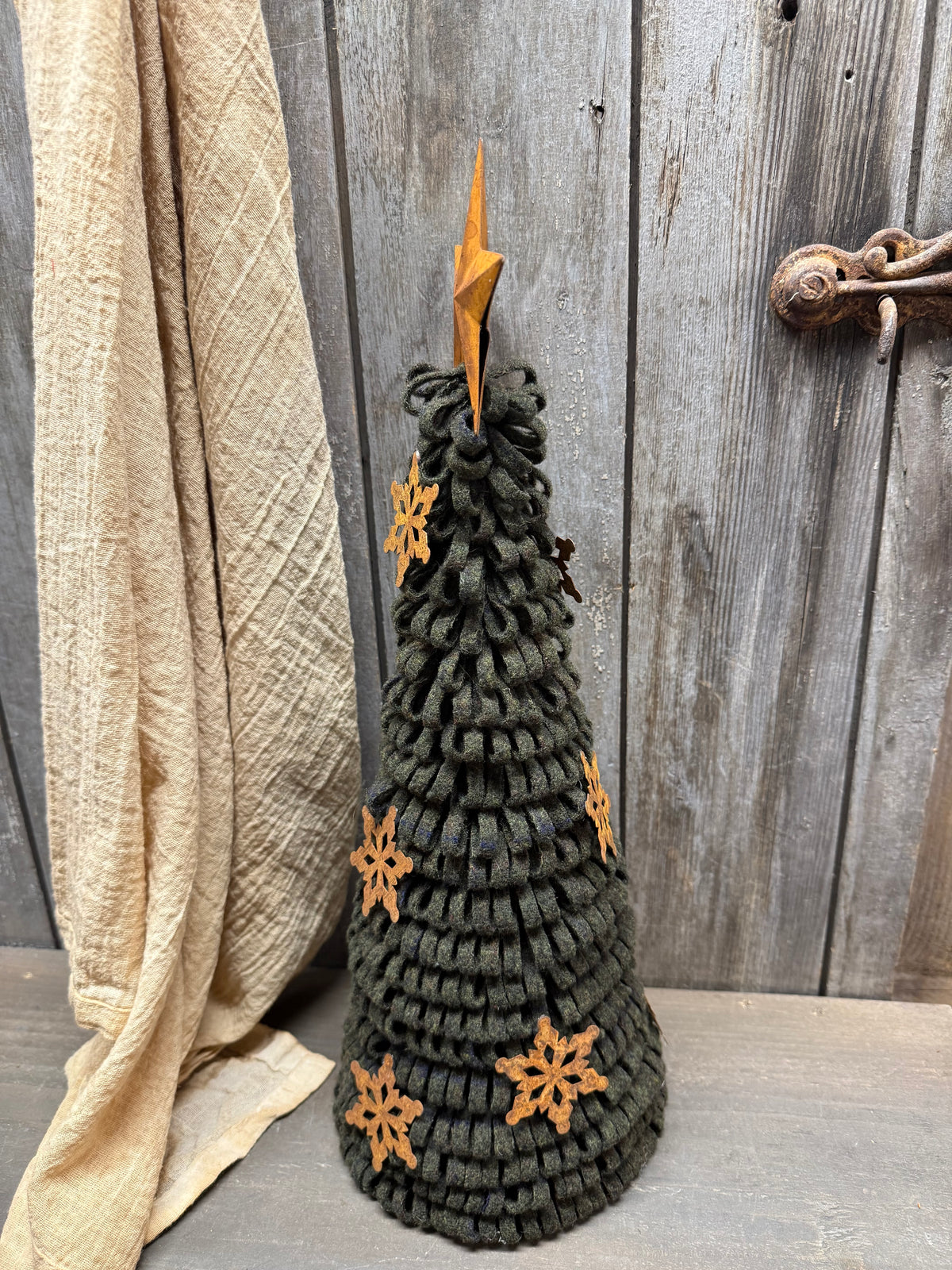 WOOL CONE TREE, 17" Snowflakes & Star