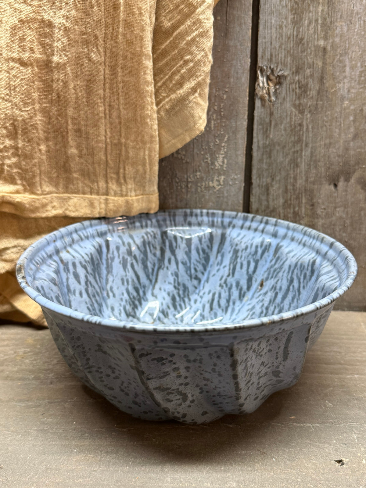 MOLD, 6.75", Enamelware