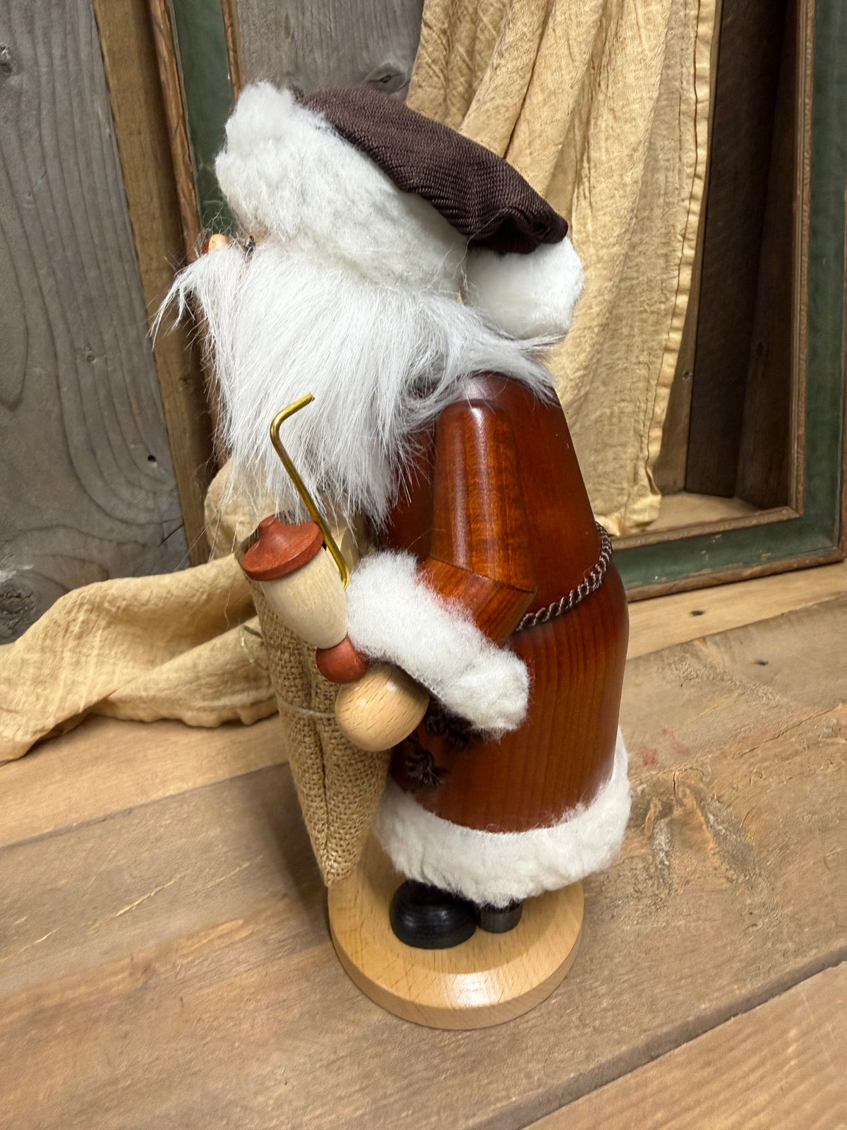 SANTA, NATURAL, 10.5" Smoker