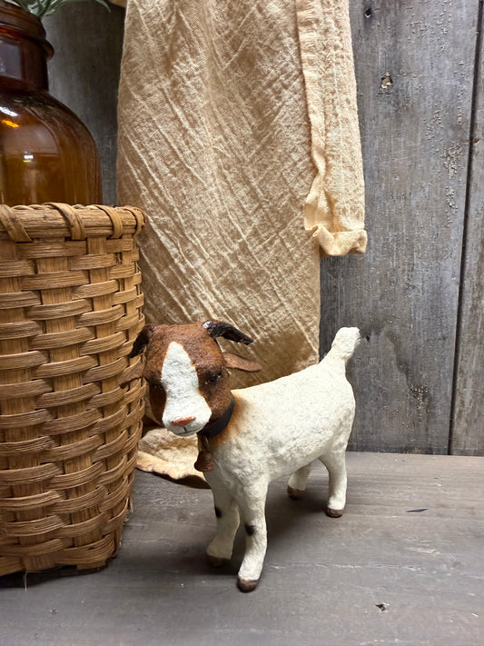 BROWN/WHITE GOAT, Small
