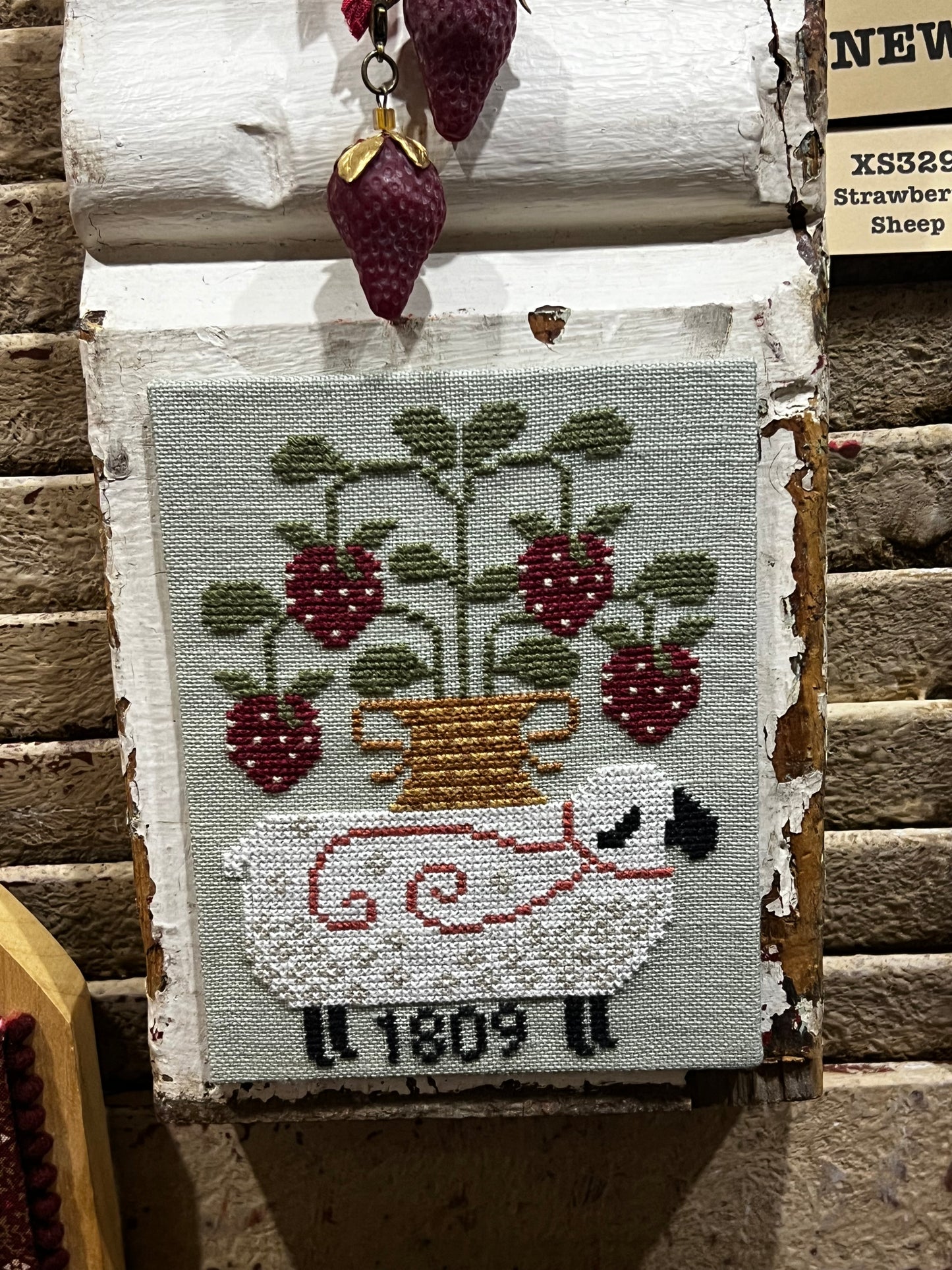 Pattern, CS, STRAWBERRY SHEEP