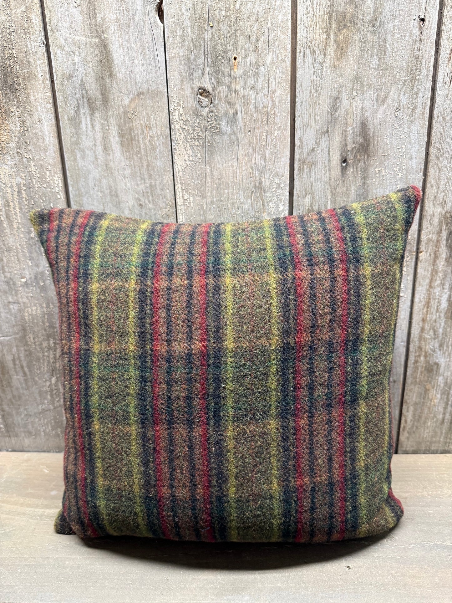 Pillow, PRETTY PEAR