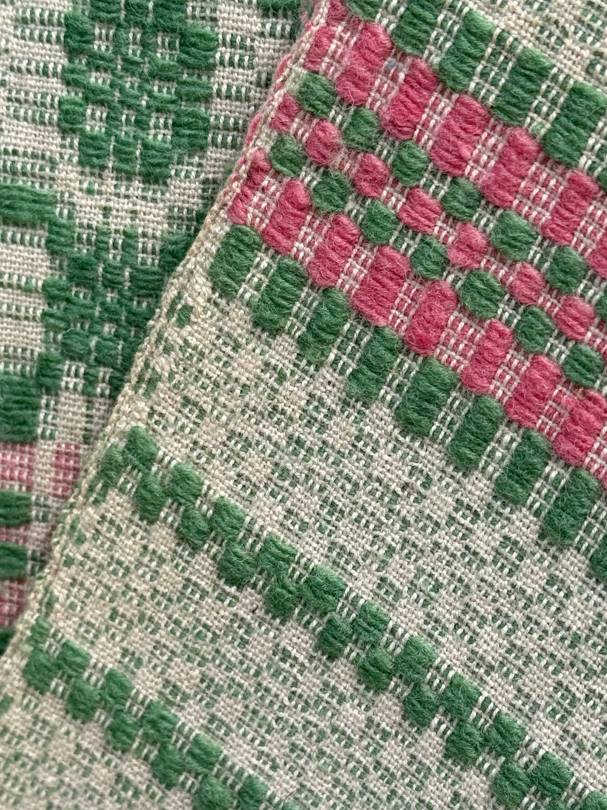 Coverlet, 70"x 95", GREEN/PINK/ CREAM