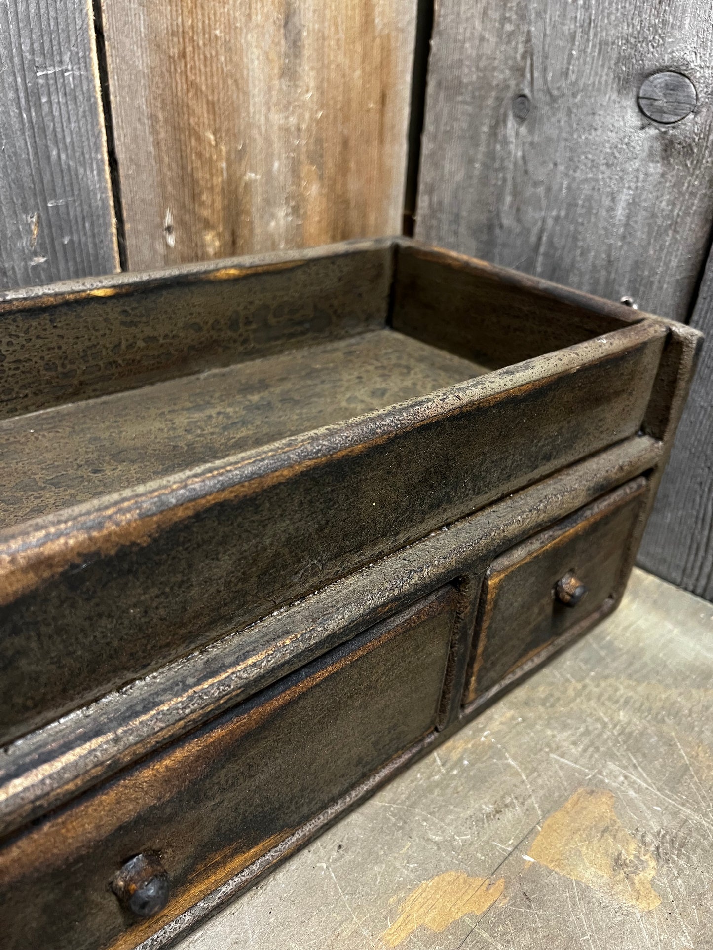 TRENCHER, 33", 4 DRAWER