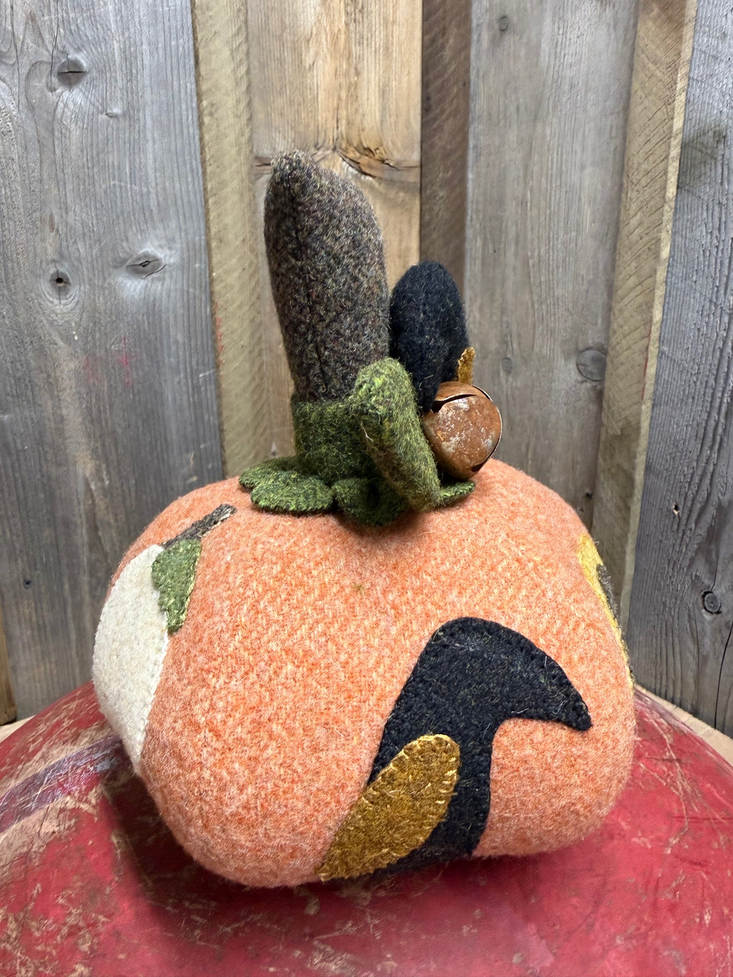 PUMPKIN GO ROUND, 8"