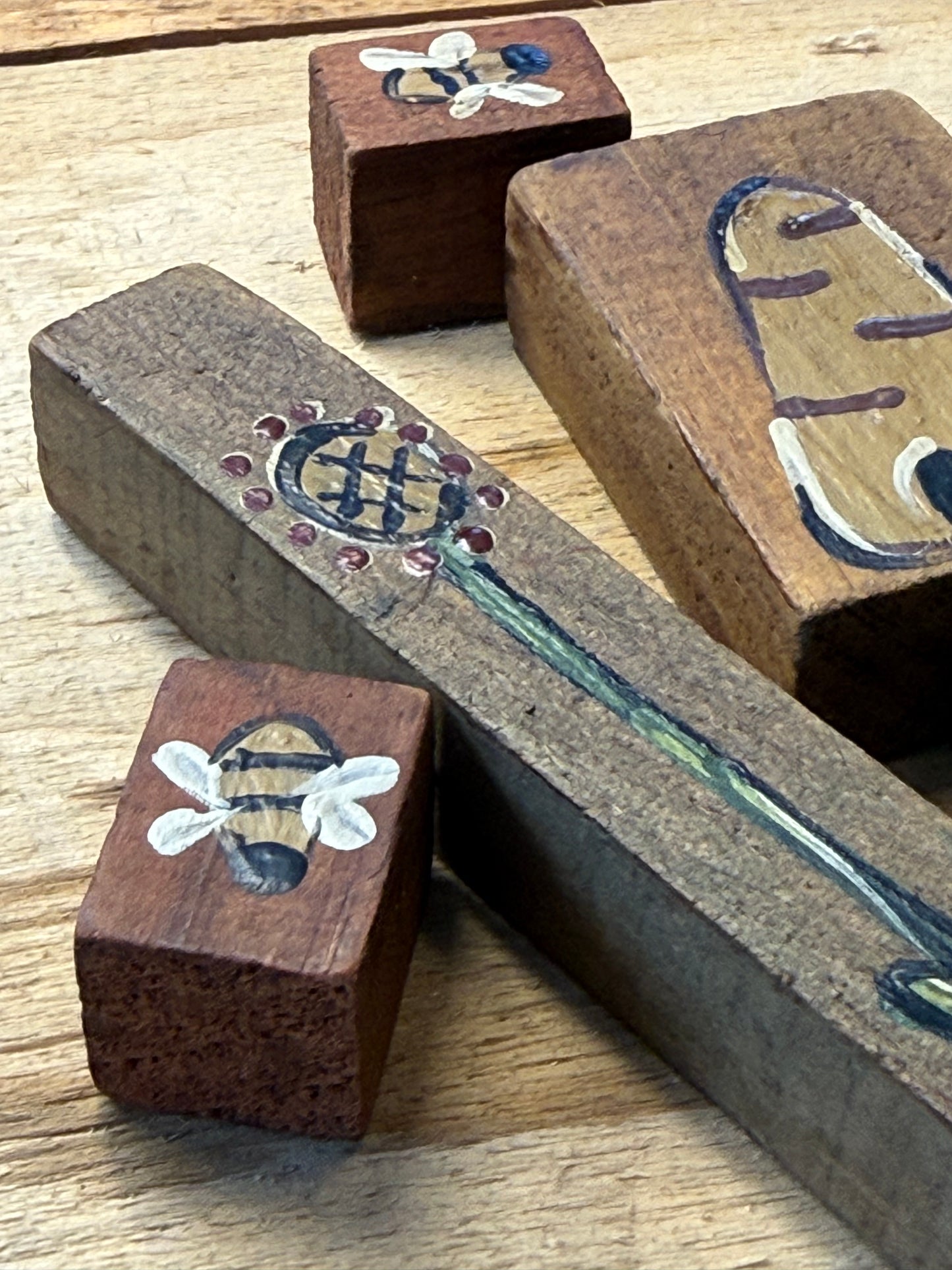 BUZY AS A BEE, Set/7, Bowl Fillers