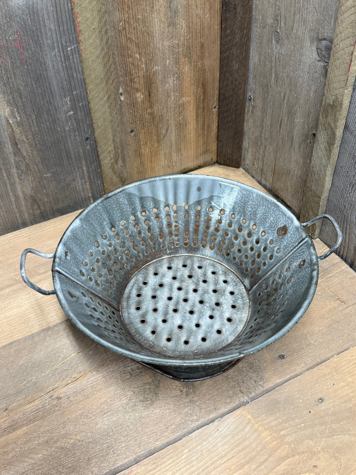 COLANDER, 10" Dented