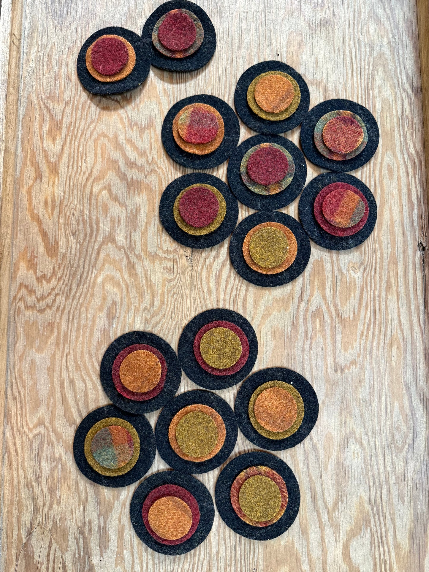 Kit, Wool Penny Mat, AUTUMN GLORY