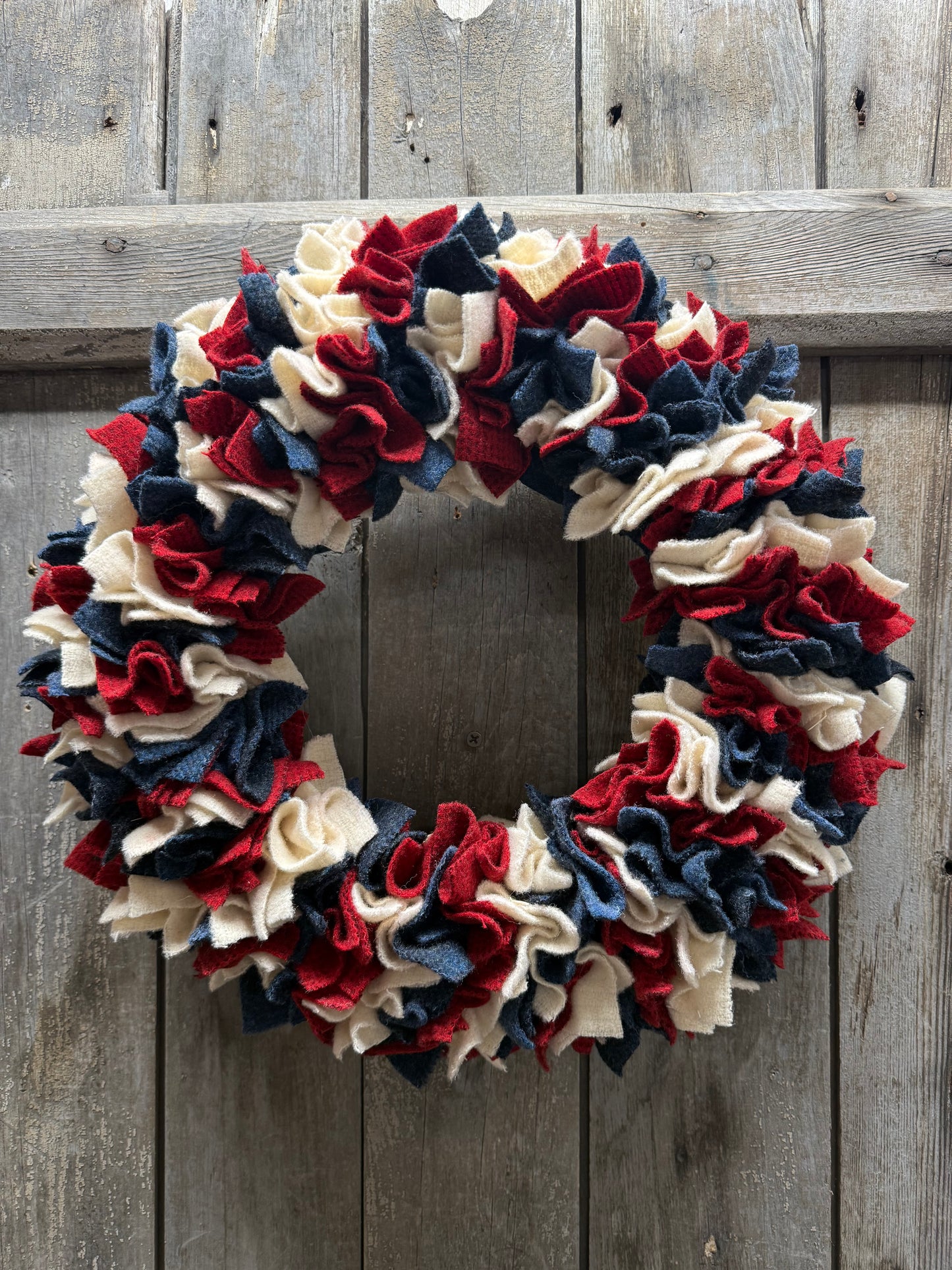LIBERTY WREATH, 15”, Wool