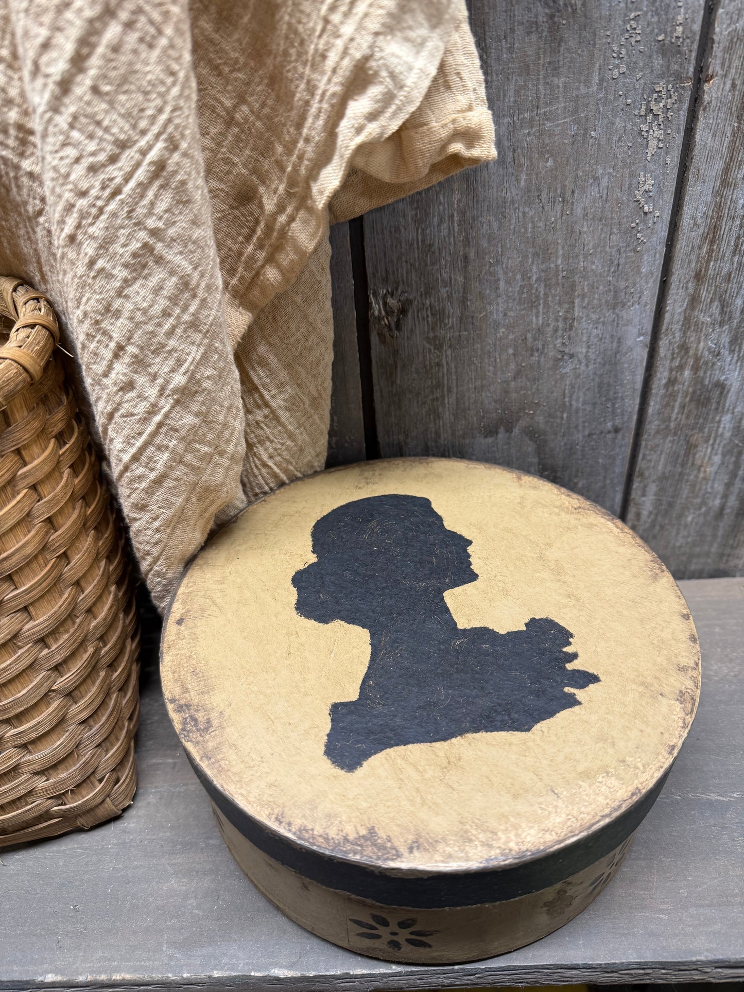 Paper Mache Box, 7.5", SILHOUTTE