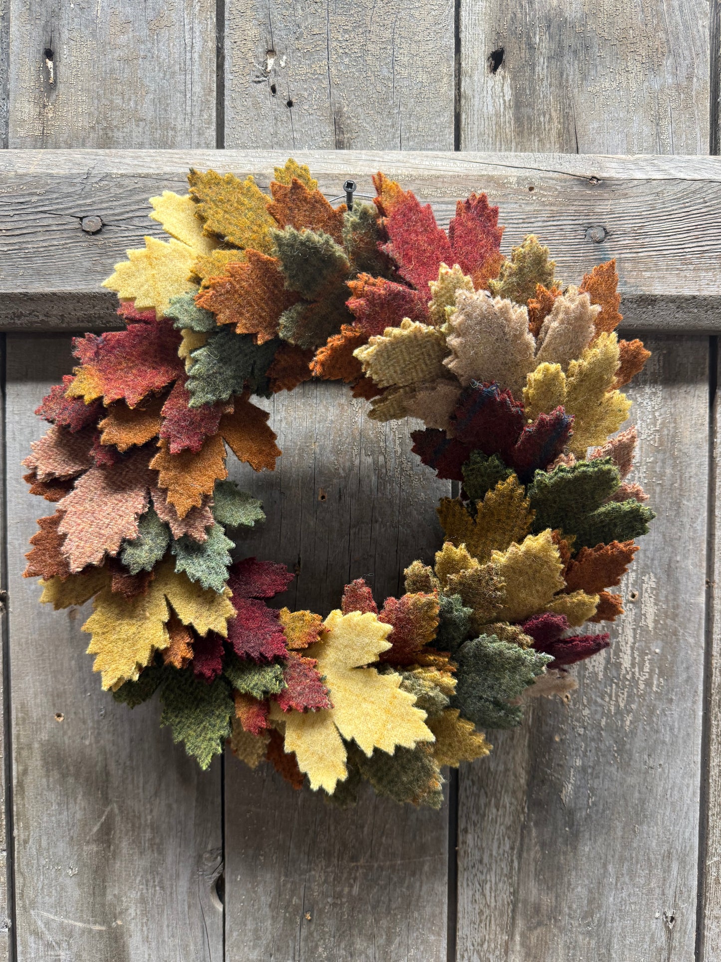 Wreath, 11" AUTUMN LEAVES
