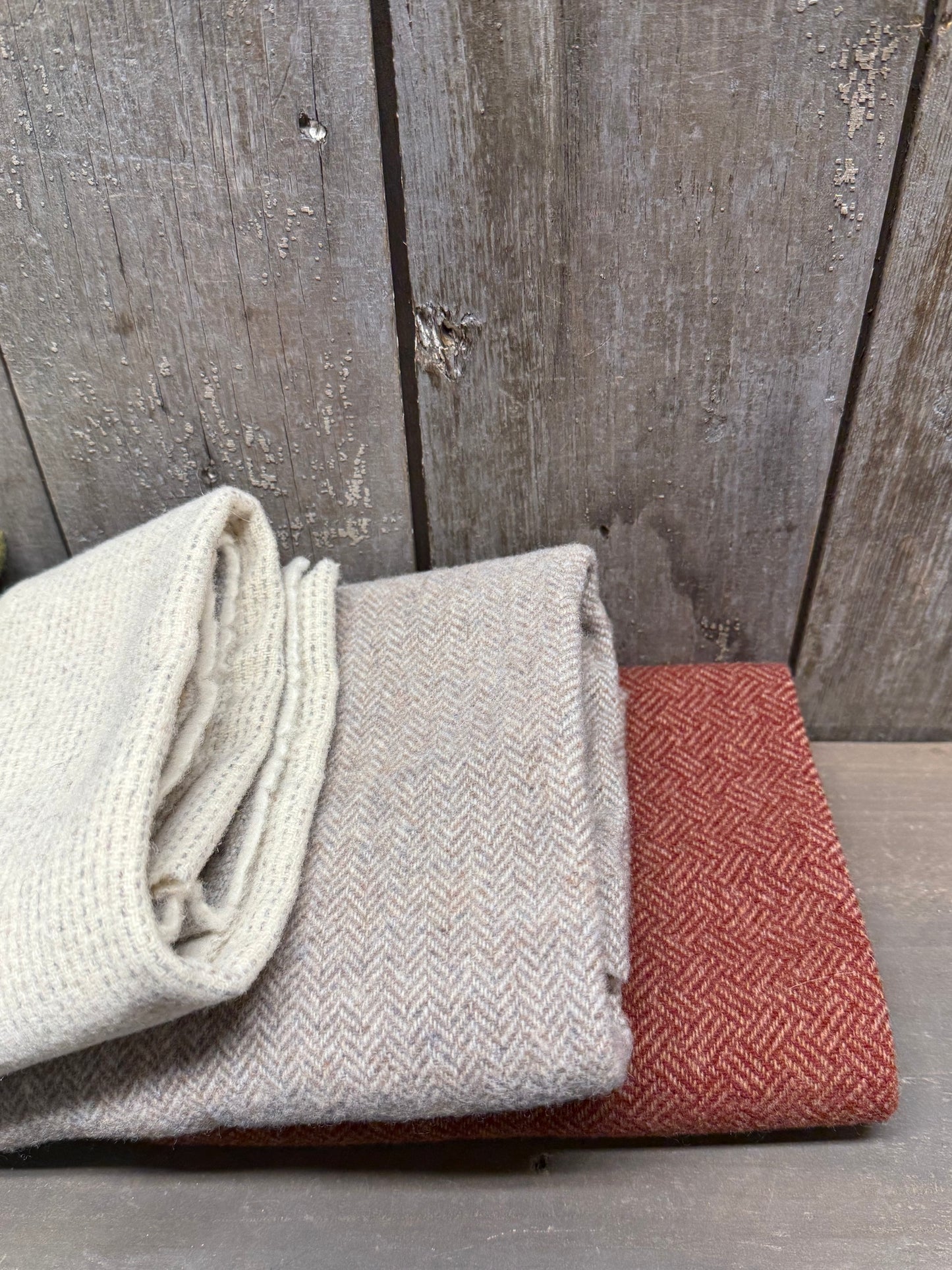 Wool Bundle, Unwashed, COUNTRY CHRISTMAS